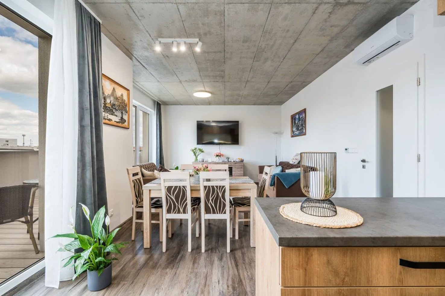 401 room hradec kralove